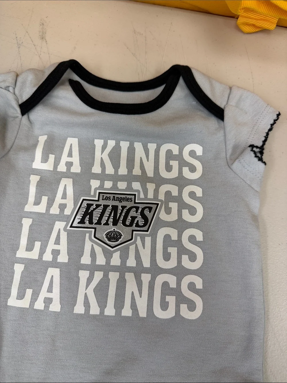 Los Angeles Kings Baby One-Piece Bodysuit in Light Gray size 3-6 months for gi